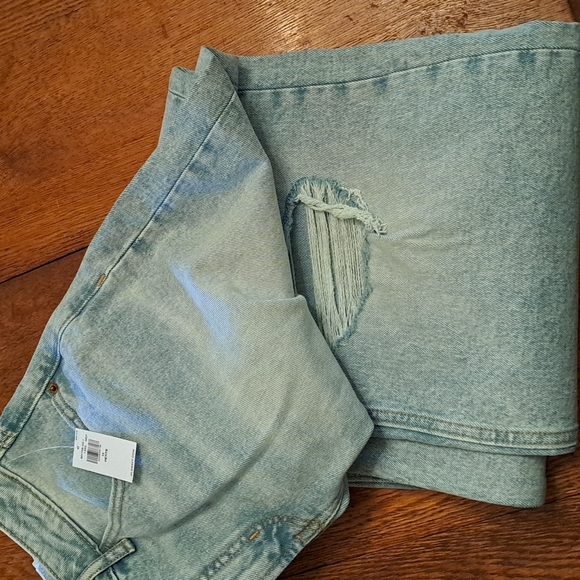 Old Navy boyfriend jeans - Picture 4 of 4